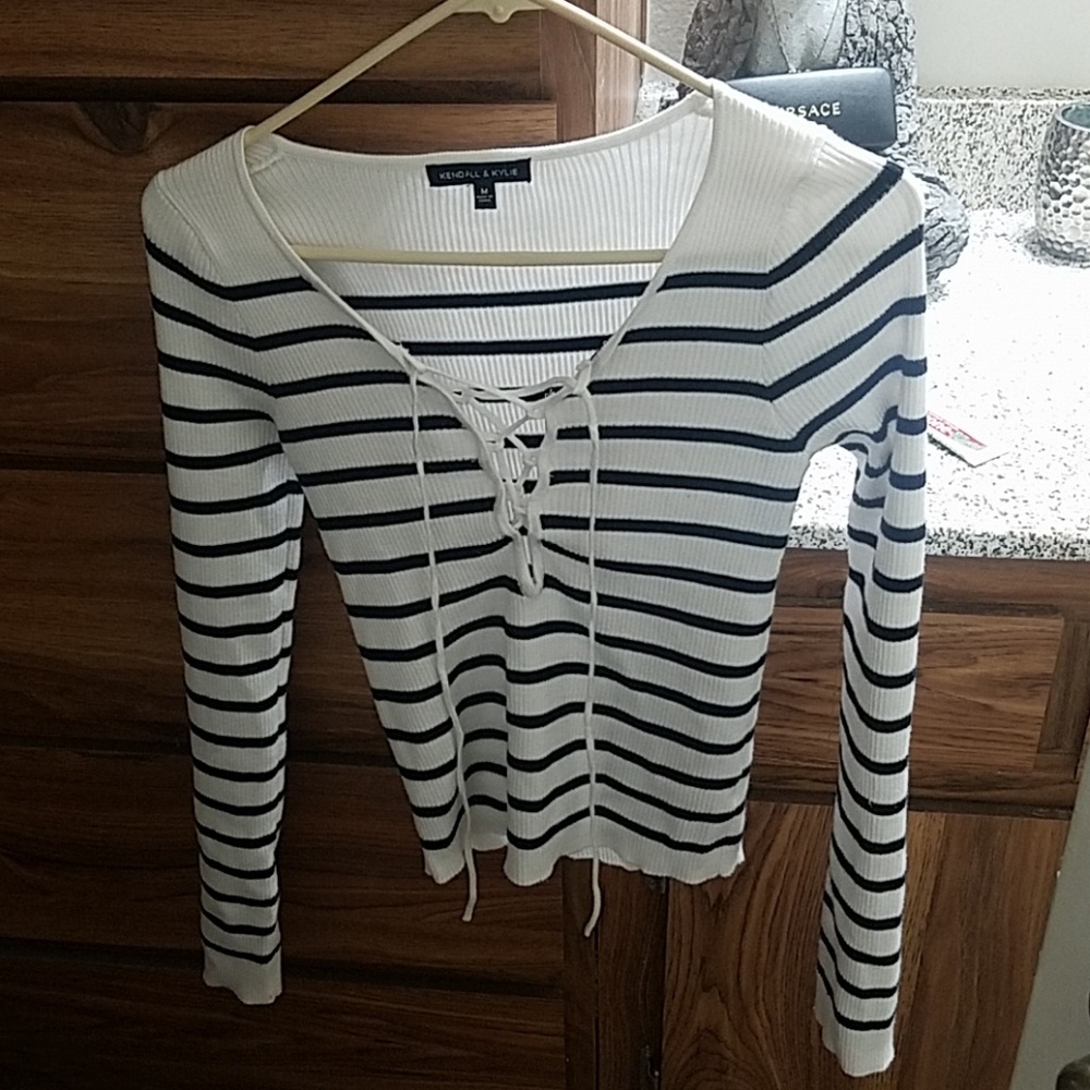 Long-sleeved and Ribbed Sweater Top